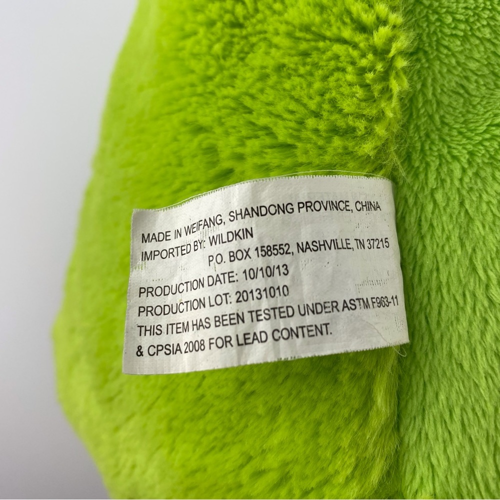 Wildkin Luggables frog backpack plush, 15" wearable stuffed frog with pocket - Picture 10 of 10
